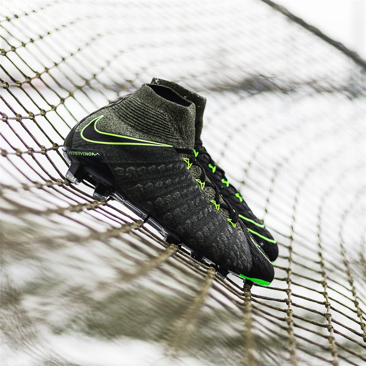 耐克发布毒锋IIITechCraft袋鼠皮版本足球鞋