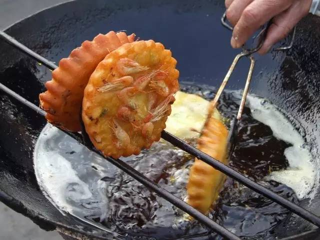 「镇生活」过年还在镇江好，镇江VS国外，100块钱能干啥？看完惊呆你！