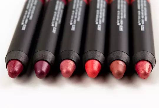 今年流行色砖红色,今年流行豆沙红色