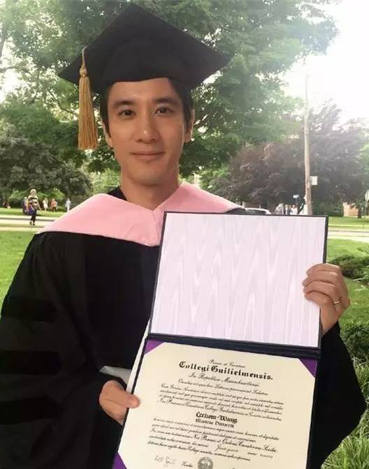 年轻多金真学霸男主人设的他为何“换女如换衣”？