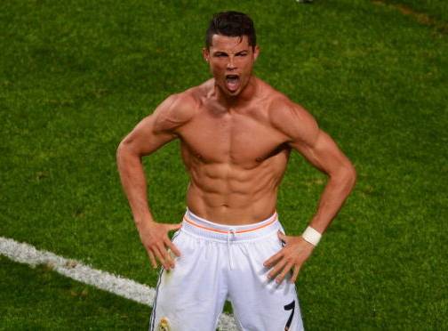 坚持踢足球，你就会发现……