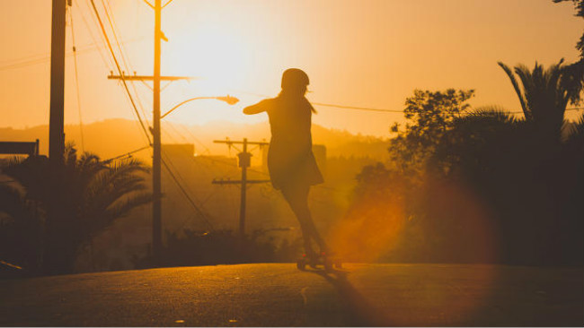 比共享单车还方便环保？这家公司想让滑板成为最潮的出行解决方案