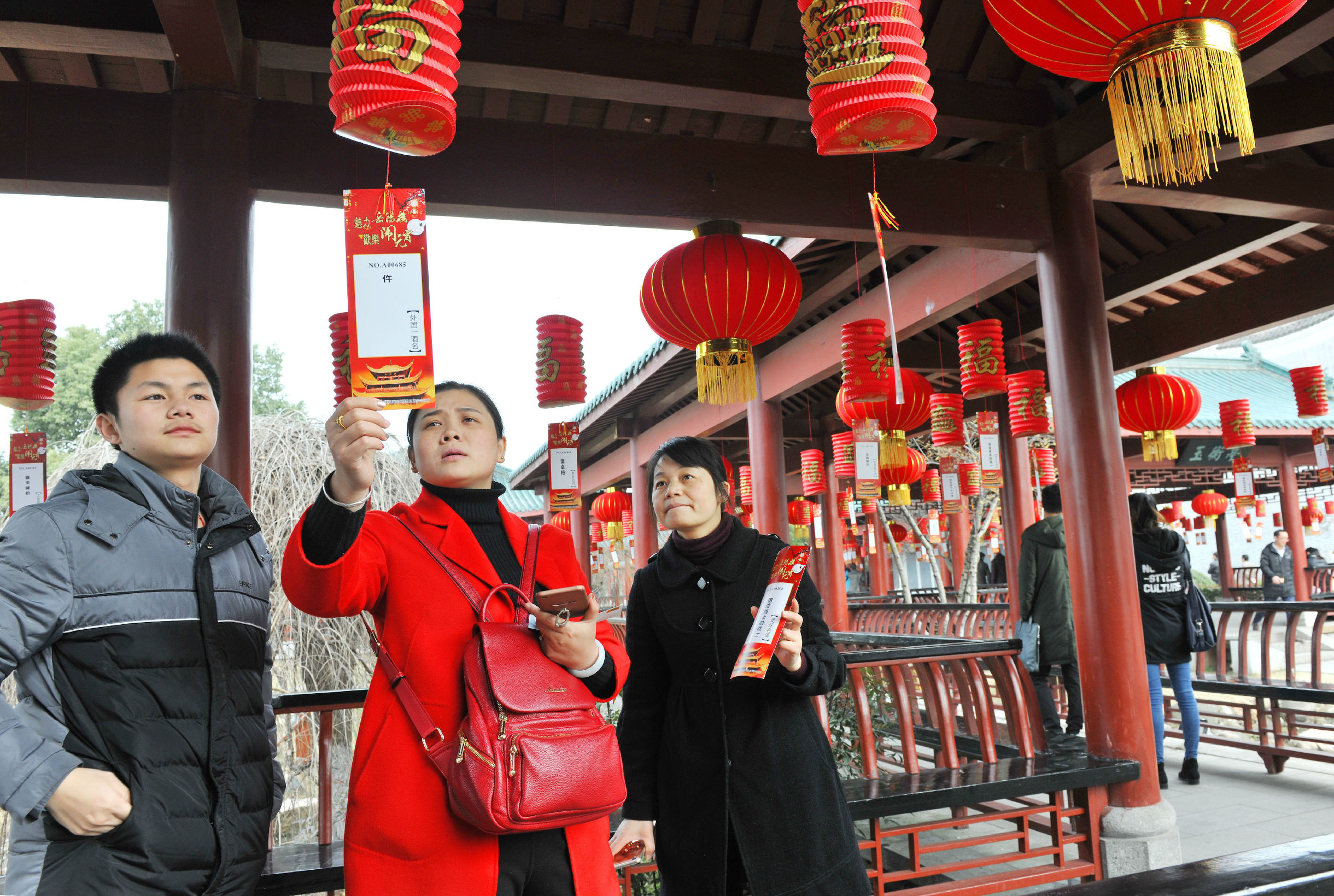 千只大小灯笼,千盏宫灯闹元宵