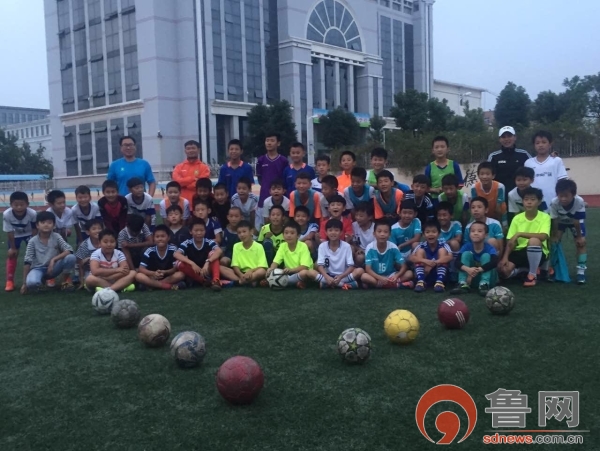 快乐足球，追逐梦想---枣庄及第足球俱乐部绿茵场上的一颗新星
