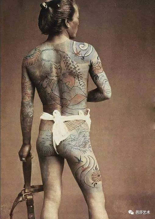 纹身就是坏人吗,纹身只是左青龙右白虎