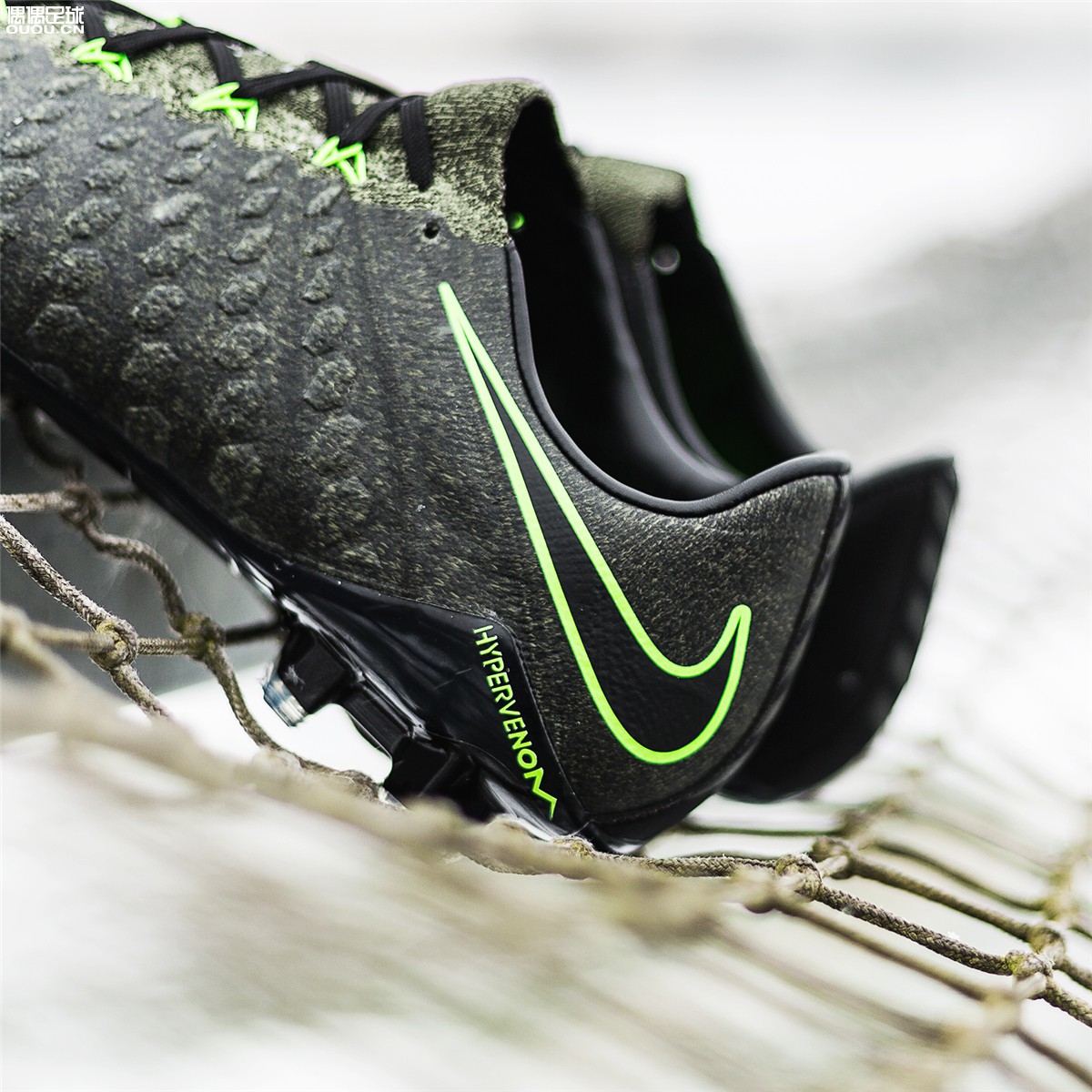 耐克发布毒锋IIITechCraft袋鼠皮版本足球鞋