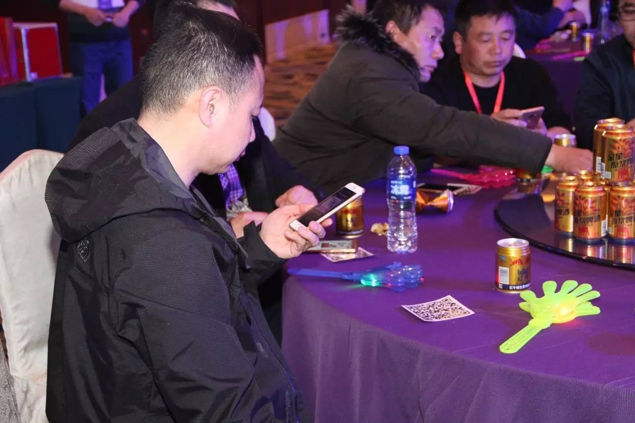 动态｜农资企业玩直播，万人众筹，争做“网红”的经销商是要闹哪样？