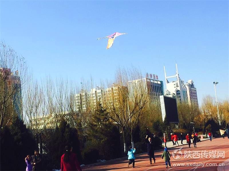 世纪广场每晚非常热闹,世纪广场热闹吗