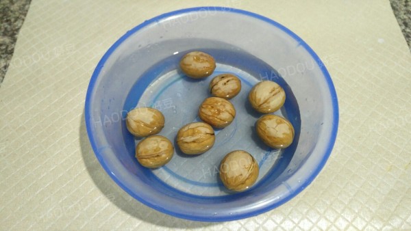 核桃去壳后保存,核桃去壳妙招