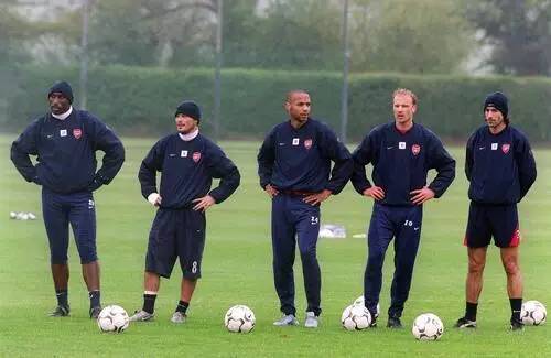 坚持踢足球，你就会发现……