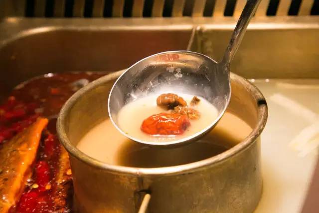 小编吐血亲测10家热辣辣顶味火锅店，没吃过5家以上的不算上海吃货！