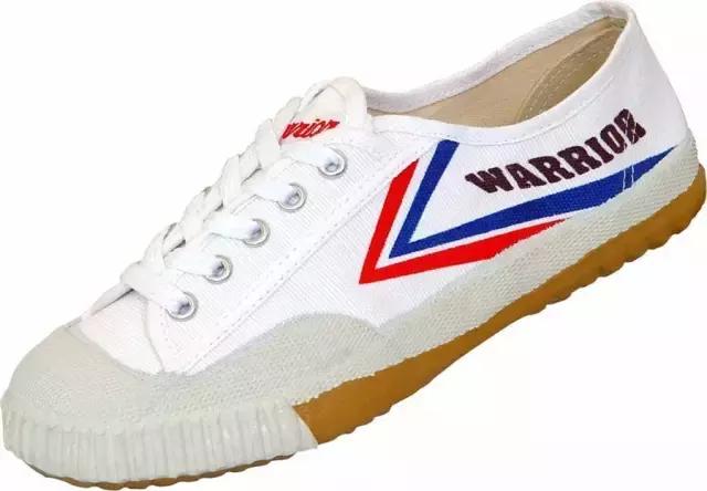 杨幂小金珠手链,杨幂小贝壳黑裙