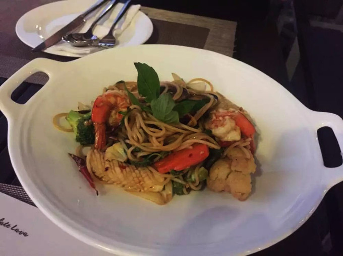 泰国曼谷芭提雅华欣7天自由行 (泰国华欣与芭提雅是一个地方吗)