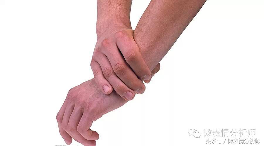 你的肢体动作出卖了你,你的行为动作会出卖你的内心