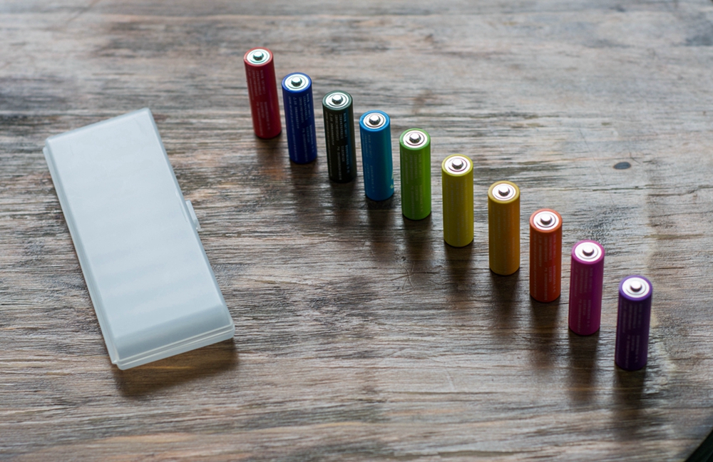 紫米彩虹电池和小米彩虹电池,小米彩虹5号电池能给相机用吗