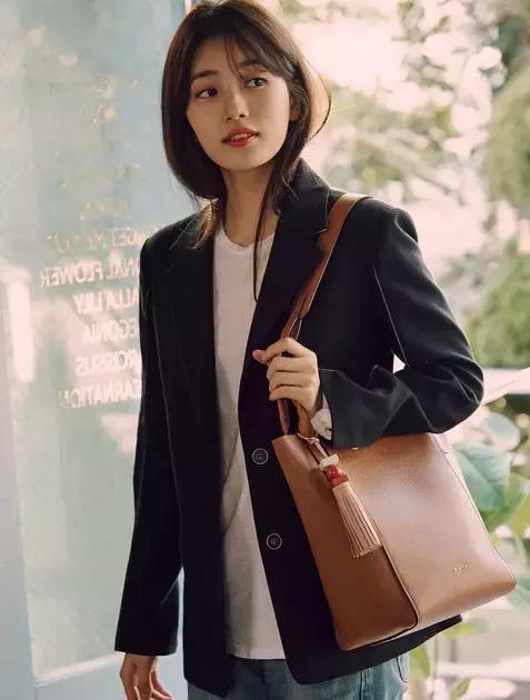 鬼怪剧终，那些美貌的包包却让女王完全停不下来种草