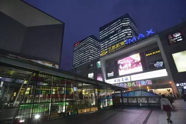 上海各商场停车场收费标准,上海哪个区停车费最便宜