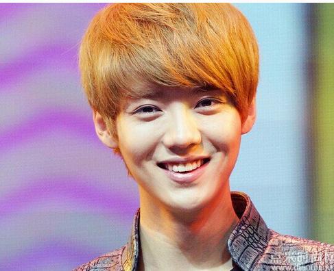 鹿晗现在发型照片,鹿晗发型合集图片