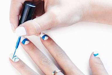 美甲款式推荐2024夏款手绘美甲,美甲款式手绘爆款美甲图显白