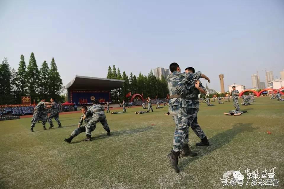 多彩军营战友,多彩军营