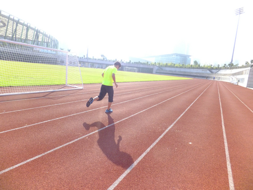 深圳宝安24小时足球场,深圳宝安体育场草皮