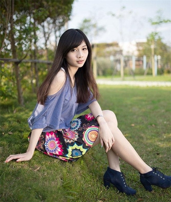 我在老公鞋垫下面翻出五百私房钱，我要离婚他跪下来哭着求我