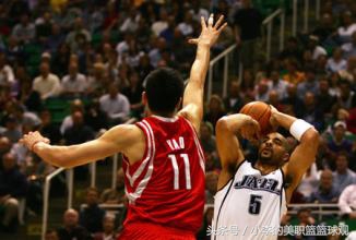 火箭队退役姚明球衣的视频,火箭队退役姚明球衣