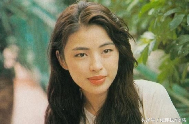 香港无线“九龙女”当初何其芳华绝代，如今梅姑陨落，其他隐退！