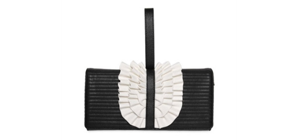 给女朋友200元买什么礼物 (2000块钱送女朋友什么礼物)