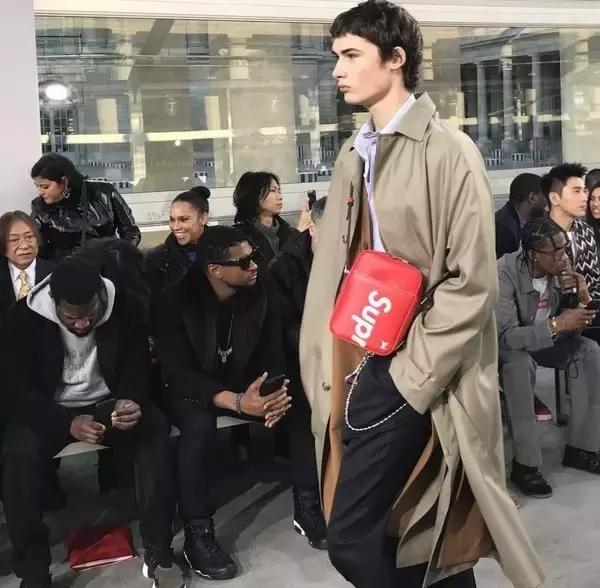 lv x supreme联名红色卫衣 (lv和supreme联名牛仔外套)