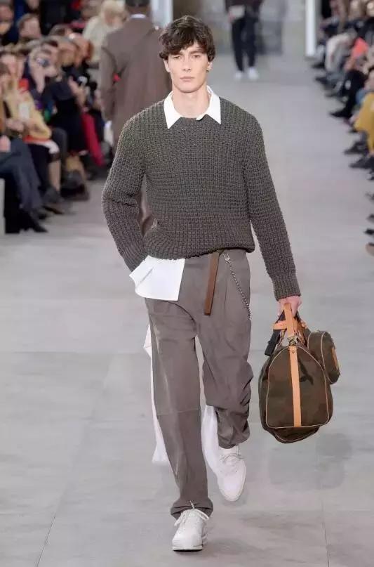 lv x supreme联名红色卫衣 (lv和supreme联名牛仔外套)