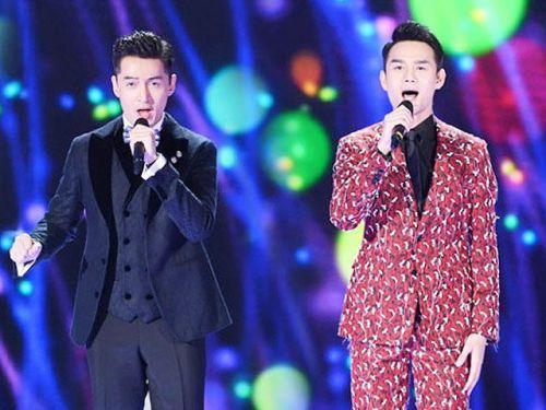 别人争抢上央视春晚，他却屡屡推辞，婉拒背后竟是一份浓浓的爱