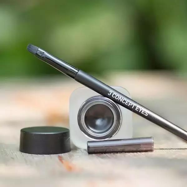 画眼线总是晕,画眼线晕色最好的解决方法