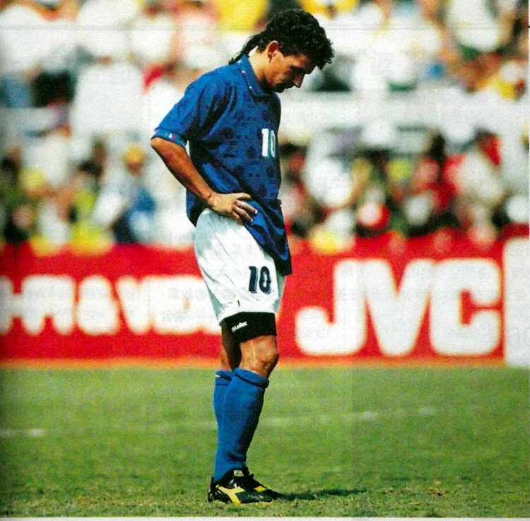 世界足坛史上十大巨星top10,世界十大传奇足球球星