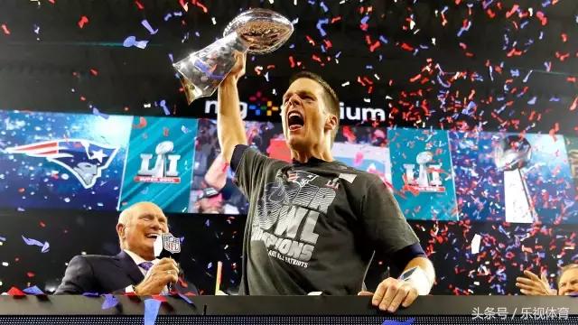 ladygaga中场秀超级碗摔倒,ladygagapaparazzi现场版