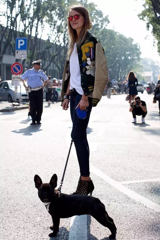 张靓颖瘦成大头,张靓颖造型显胖