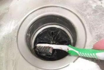 厨房水槽怎样清洗最干净,不锈钢水槽怎么洗才干净