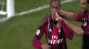 裁判：哥，给口水喝行不奉先：走开，这是我从老家带的二锅头