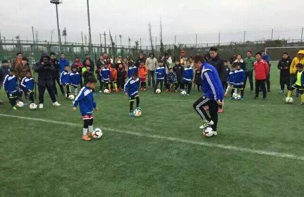 汤姆拜尔简介,汤姆拜尔1v1