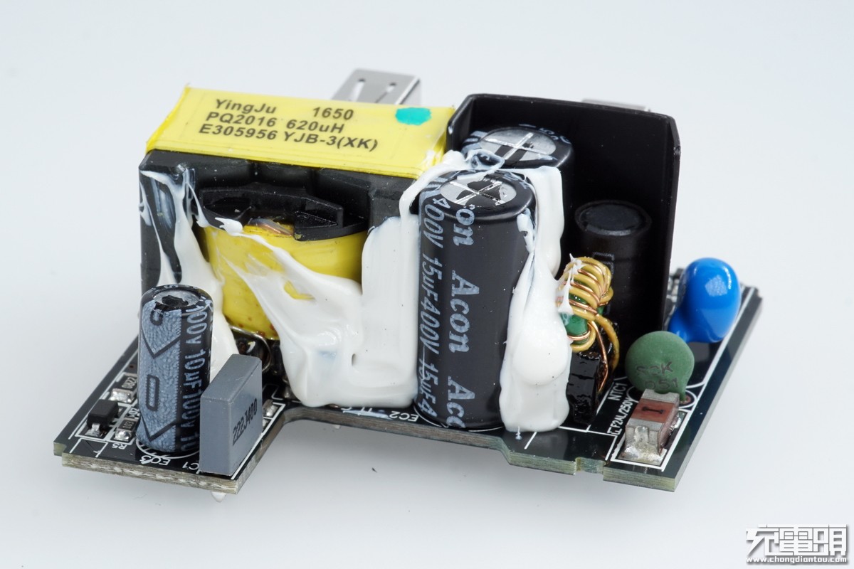 小米65w充电器cdq07zm拆解,充电器cdq03zm和ado7zw有什么不同