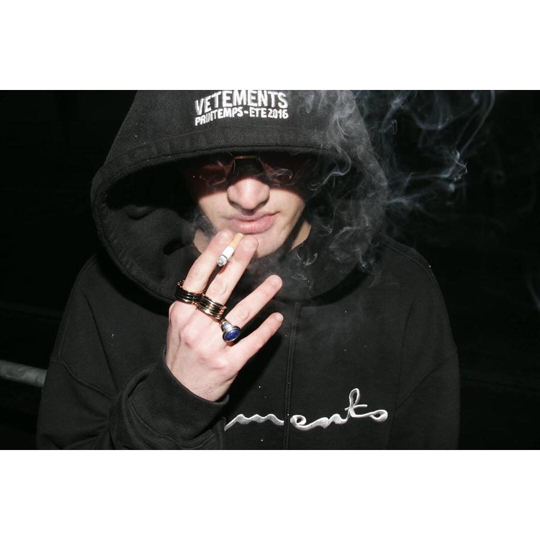 vetements巅峰款,vetements2022秋冬高级秀