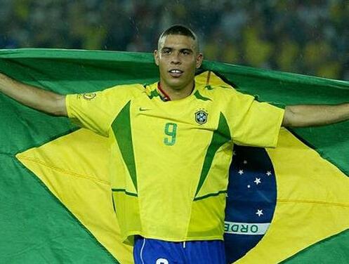 绿茵场上最伟大的五个球衣号码,聊聊足球赛事