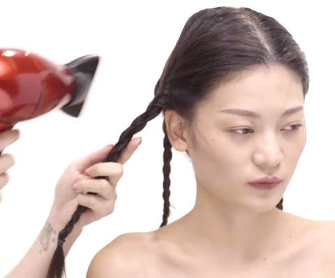 自然卷发怎么变直发不用任何工具,直发如何卷发无卷发棒