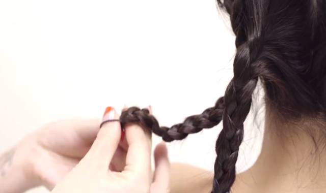 自然卷发怎么变直发不用任何工具,直发如何卷发无卷发棒