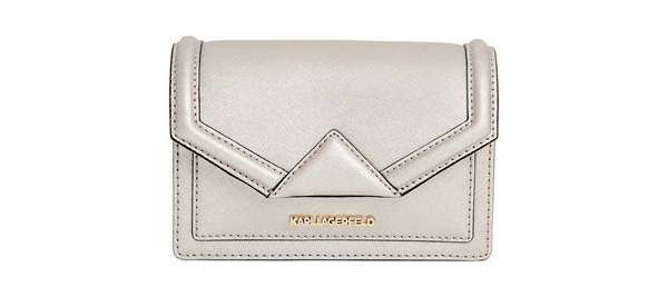 给女朋友200元买什么礼物 (2000块钱送女朋友什么礼物)