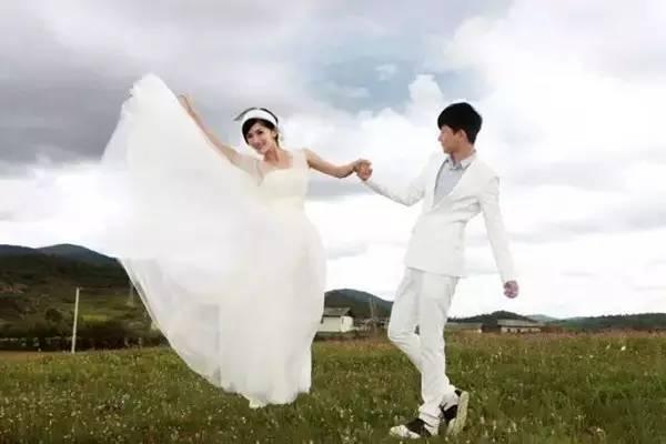 南充到云南拍婚纱照预计要多少钱,春天云南拍婚纱照的地方