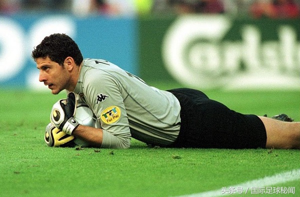 00年荷兰罚丢5个点球,罚点球时荷兰球员做了什么