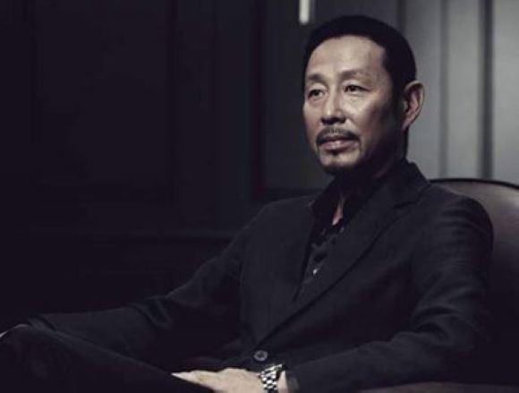 别人争抢上央视春晚，他却屡屡推辞，婉拒背后竟是一份浓浓的爱