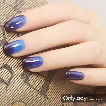 美甲款式推荐2024夏款手绘美甲,美甲款式手绘爆款美甲图显白