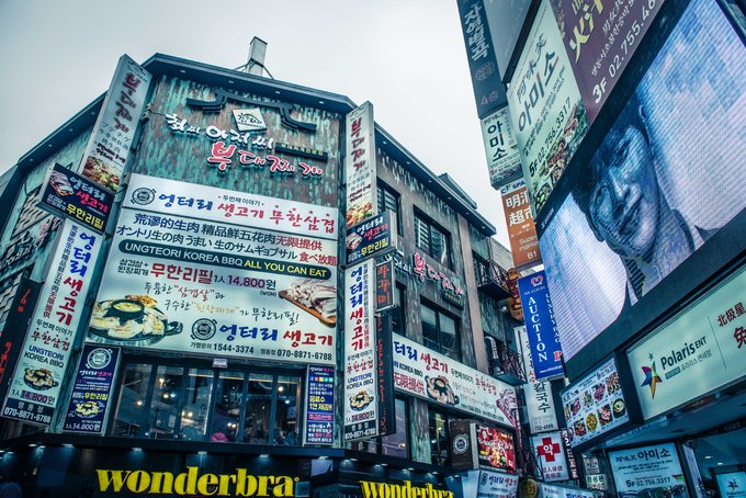 明洞韩国首尔的购物天堂,首尔明洞高档购物中心